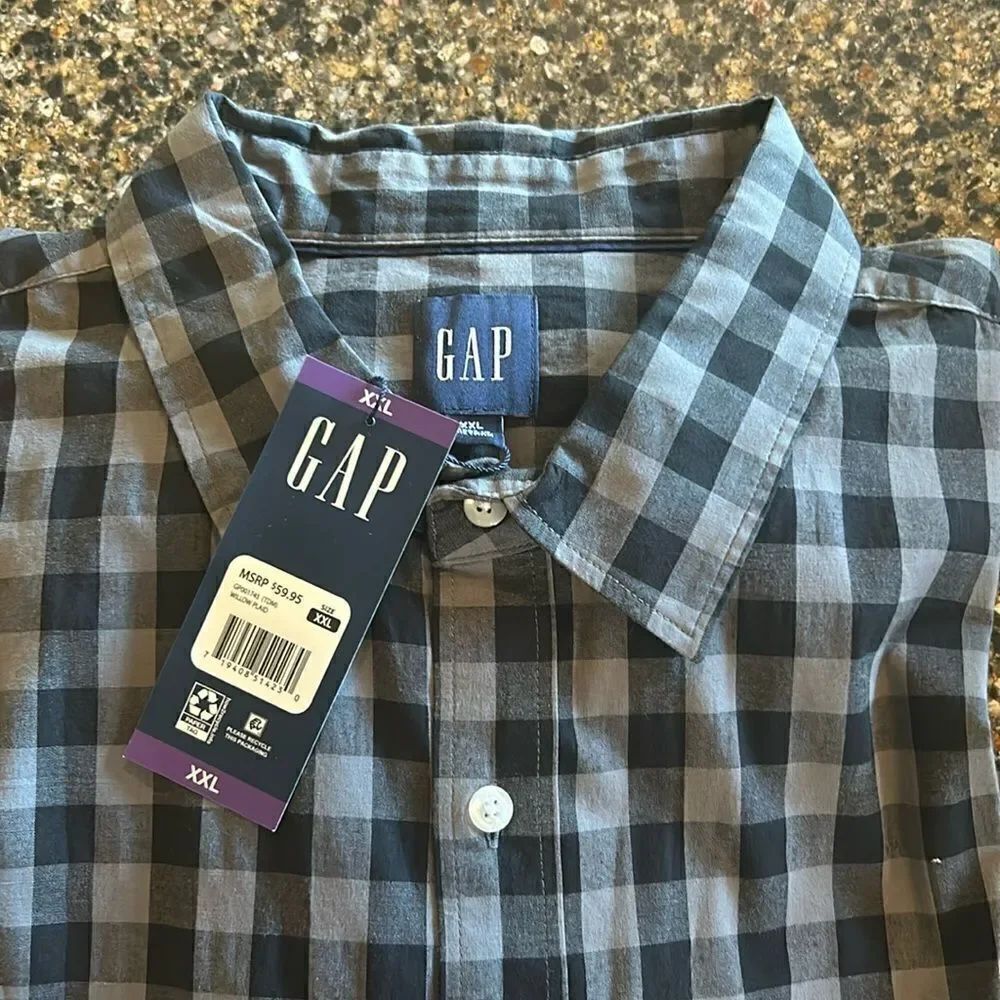 NEW Gap Mens Black And Grey Button Down Shirt - Picture 2 of 5